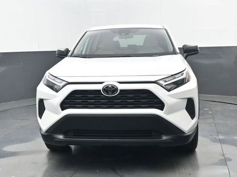 Used 2025 Toyota RAV4 LE image 18