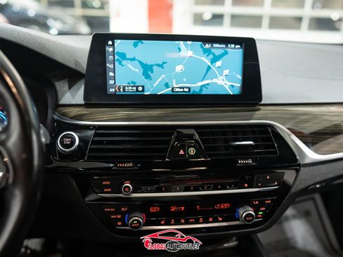 Used 2018 BMW 530e w/ Premium Package 2 image 32