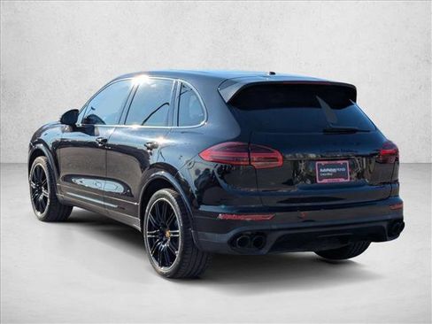 Used 2018 Porsche Cayenne Turbo image 8