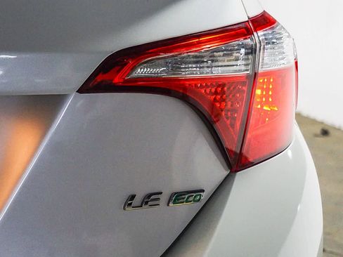 Used 2014 Toyota Corolla LE image 12