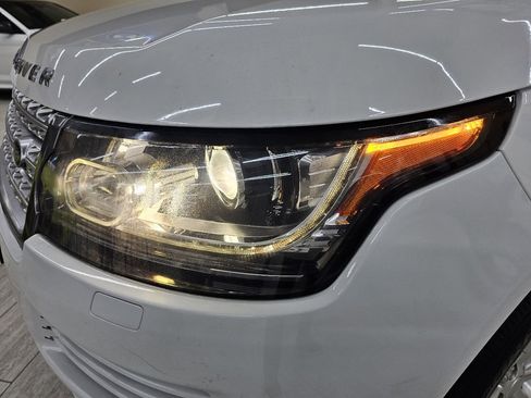 Used 2016 Land Rover Range Rover HSE image 11