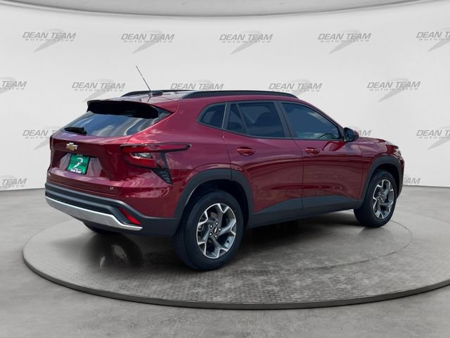 Used 2024 Chevrolet Trax LT w/ Driver Confidence Package FWD image 7