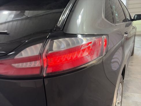 Used 2020 Ford Edge SEL w/ Convenience Package image 9