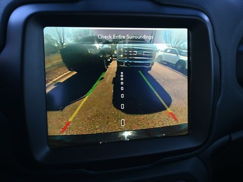 Used 2023 Jeep Renegade Latitude image 14