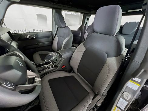 New 2025 Ford Bronco 4-Door image 23