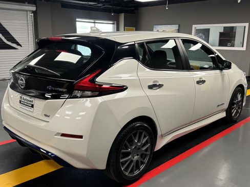 Used 2018 Nissan Leaf SV w/ SV Technology Package FWD image 7