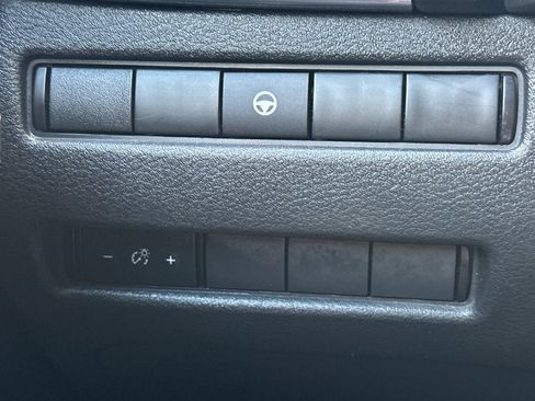 Used 2022 Nissan Rogue SV image 35