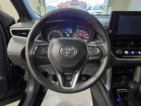 Used 2024 Toyota Corolla Cross SE image 15