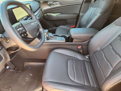 New 2026 Kia Sportage SX image 9