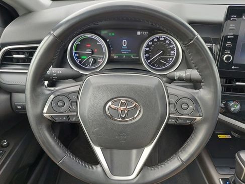 Used 2023 Toyota Camry XLE image 27