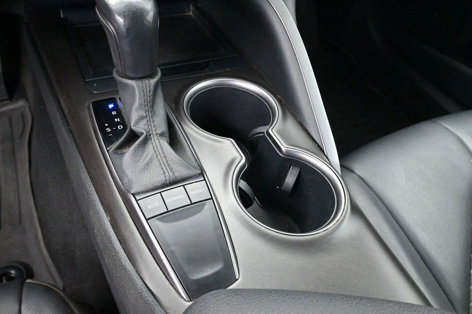 Used 2023 Toyota Camry SE FWD image 18