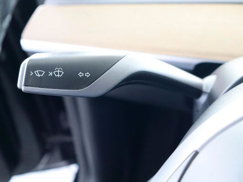 Used 2021 Tesla Model Y Long Range AWD/4WD image 22