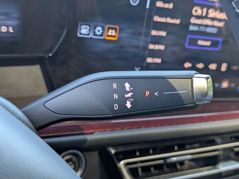 Used 2024 Chevrolet Traverse Z71 w/ Enhanced Driving Package image 34