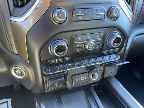 Used 2022 Chevrolet Silverado 2500 High Country image 17