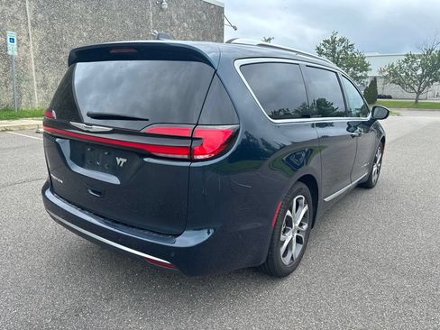 Certified 2024 Chrysler Pacifica Pinnacle FWD image 7