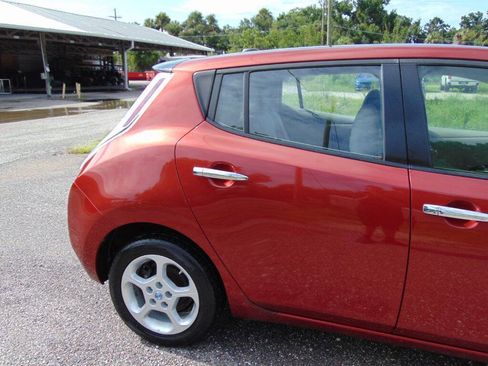 Used 2012 Nissan Leaf SL FWD image 8