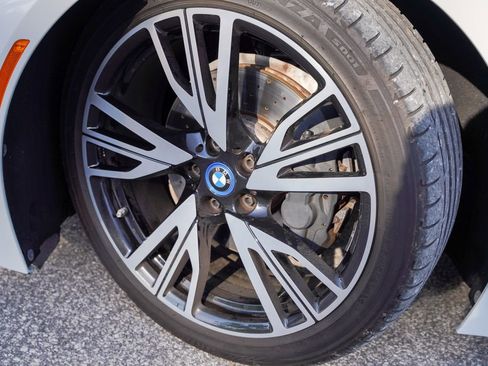 Used 2017 BMW i8 AWD/4WD image 4