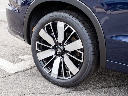 Used 2025 Mitsubishi Outlander SEL image 7