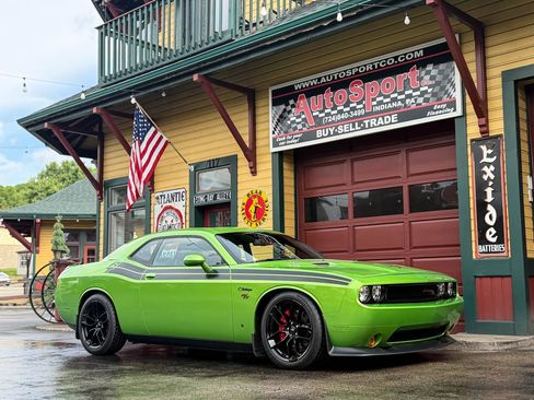 Used 2011 Dodge Challenger R/T RWD image 1