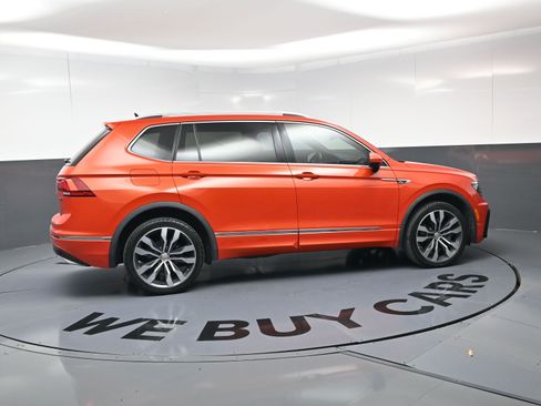 Used 2019 Volkswagen Tiguan SEL Premium R-Line image 10