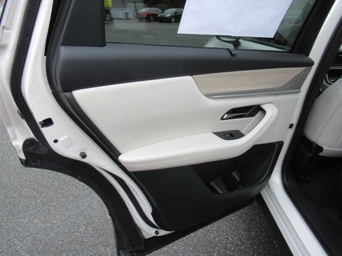 Used 2024 MAZDA CX-90 3.3 Turbo w/ Premium Plus Pkg image 16