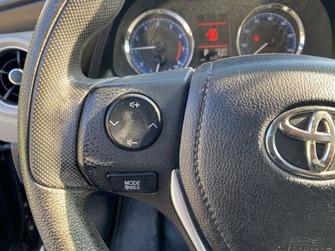 Used 2018 Toyota Corolla LE image 16