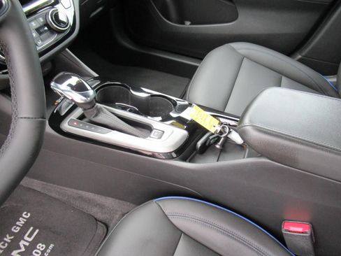 Used 2024 Buick Envista Sport Touring w/ Convenience II Package FWD image 18