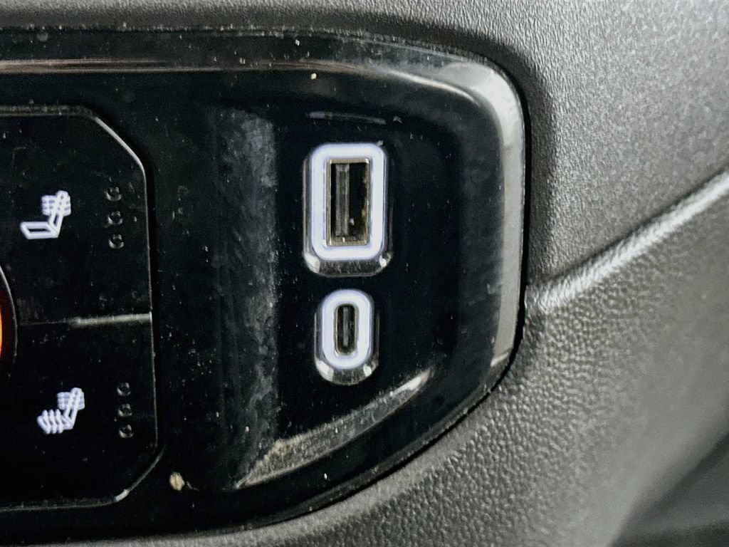 Used 2025 Chevrolet Silverado 1500 LT RWD image 34