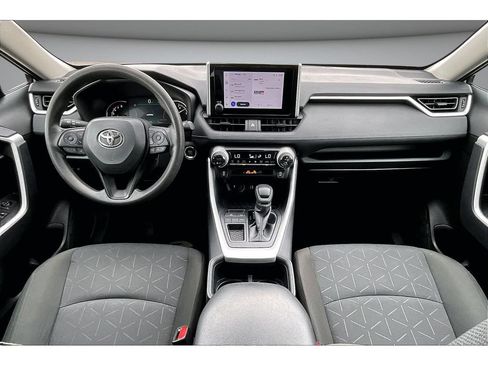 Used 2025 Toyota RAV4 XLE FWD image 10