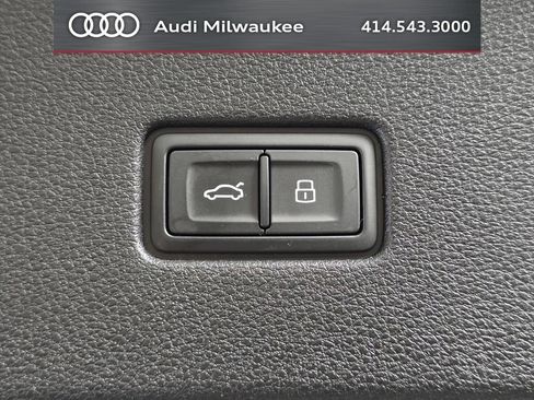 Used 2023 Audi Q8 Premium w/ Convenience Package AWD/4WD image 10