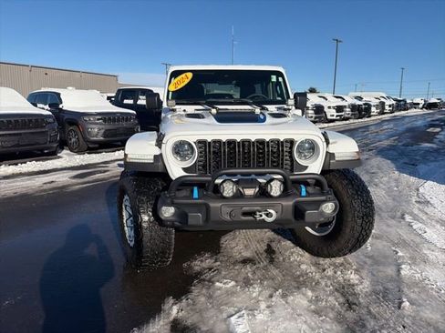 Used 2024 Jeep Wrangler Unlimited Rubicon 4xe image 3