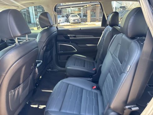 Used 2023 Kia Telluride SX image 13