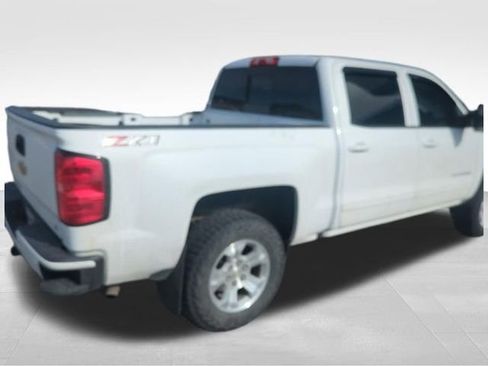 Used 2018 Chevrolet Silverado 1500 LT w/ All Star Edition AWD/4WD image 3