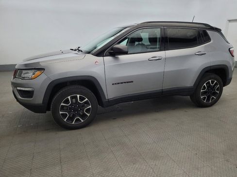 Used 2019 Jeep Compass Trailhawk AWD/4WD image 2