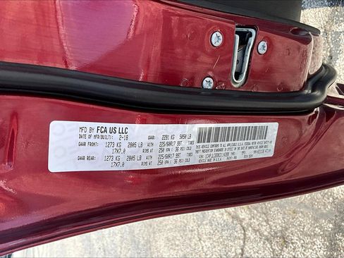 Used 2019 Jeep Cherokee Latitude w/ Cold Weather Group image 35