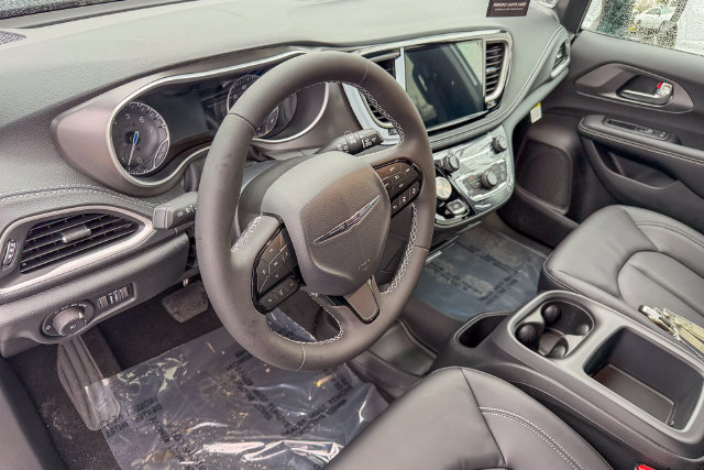New 2026 Chrysler Pacifica Select FWD image 30