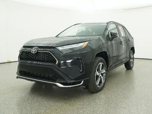 New 2025 Toyota RAV4 SE image 32