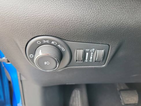 Used 2024 Jeep Compass Latitude AWD/4WD image 23