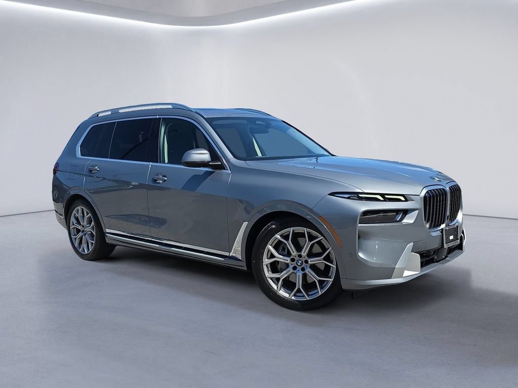 Used 2025 BMW X7 xDrive40i w/ Premium Package AWD/4WD image 2