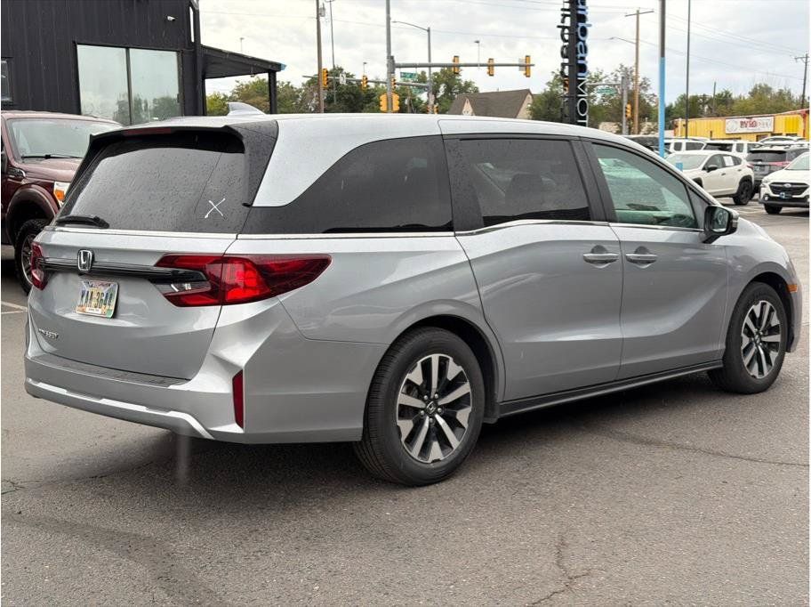 Used 2025 Honda Odyssey EX-L image 3
