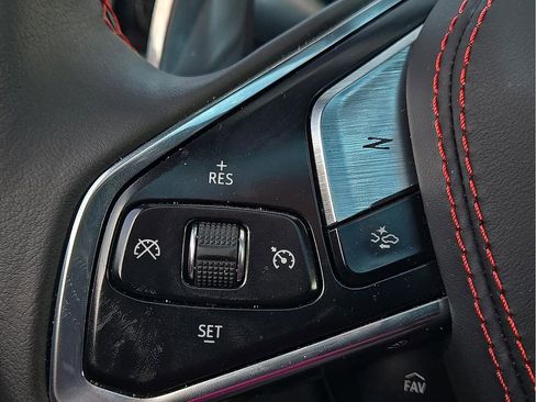 Used 2024 Chevrolet Corvette Stingray Premium Cpe w/ Z51 Performance Package image 17