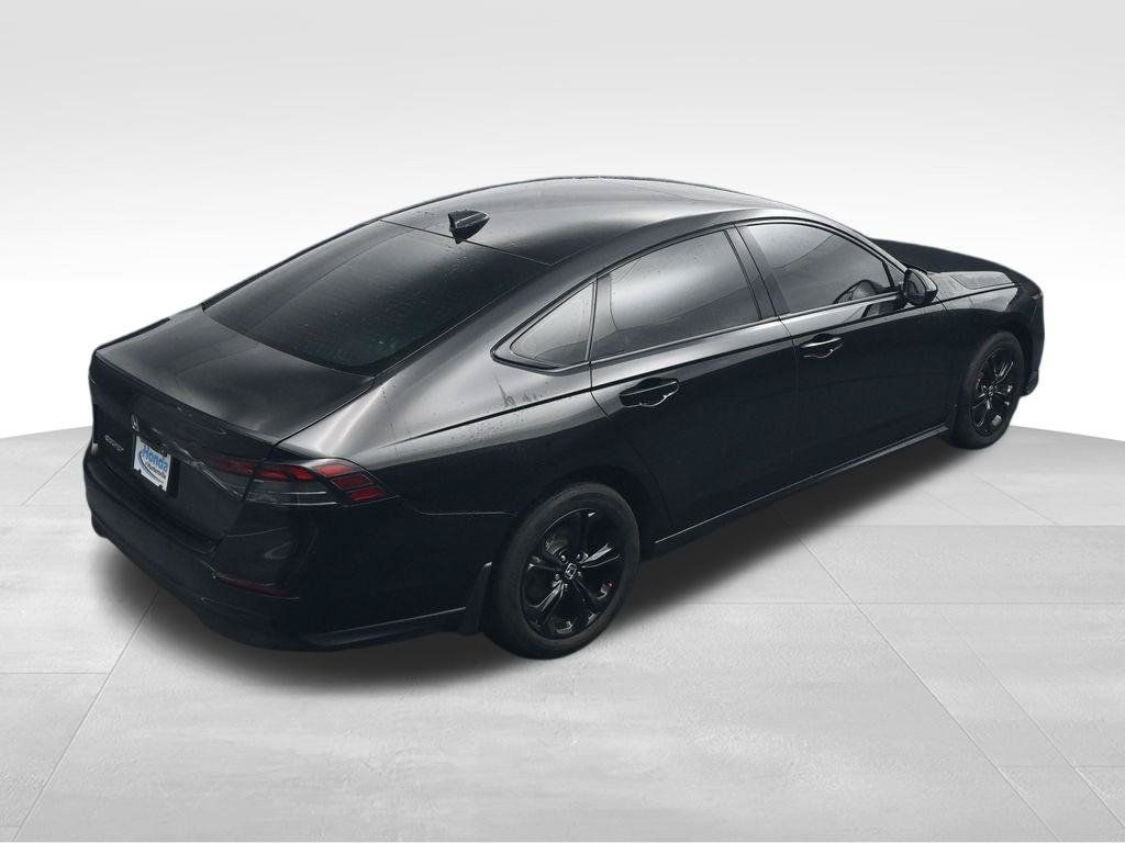 Used 2025 Honda Accord SE image 37