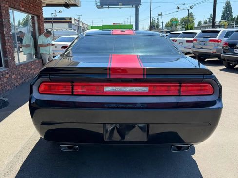 Used 2012 Dodge Challenger SXT RWD image 5