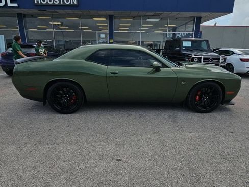 Used 2023 Dodge Challenger SRT Hellcat w/ Driver Convenience Group RWD image 8