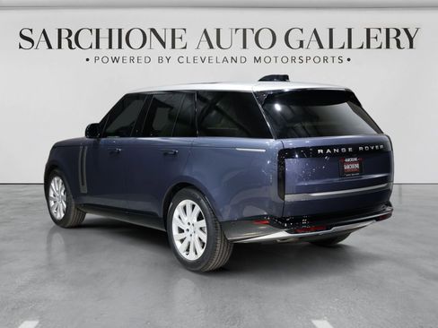 Used 2025 Land Rover Range Rover SE AWD/4WD image 13