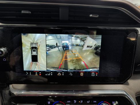 Used 2025 GMC Sierra 2500 Denali w/ Denali Reserve Package AWD/4WD image 14