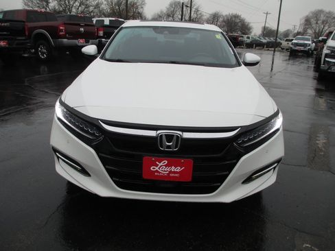 Used 2019 Honda Accord Touring image 10