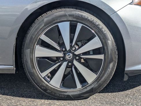 Used 2019 Nissan Altima 2.5 SL FWD image 10