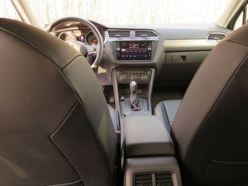 Used 2020 Volkswagen Tiguan SE w/ Panoramic Sunroof Package AWD/4WD image 20