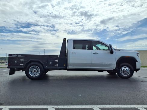 Used 2021 GMC Sierra 3500 Denali w/ Denali Ultimate Package AWD/4WD image 38
